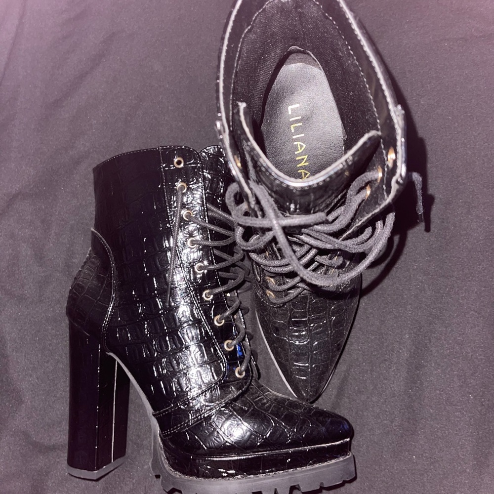 New unworn Lilianna Croc heel boots